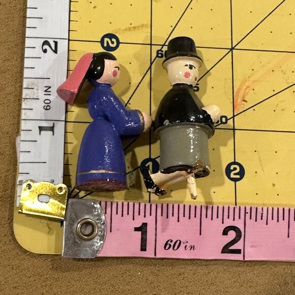 Christmas Carousel Nativity Pyramid Figures Mary Man Woman Lillian Vernon - Picture 7 of 7